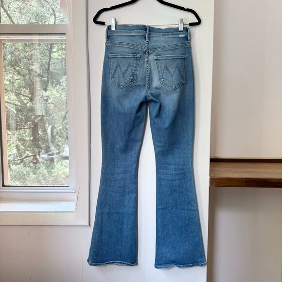 New MOTHER The Weekender Jeans Mid Rise Flare in Layover Wash Blue 25 - Picture 7 of 15